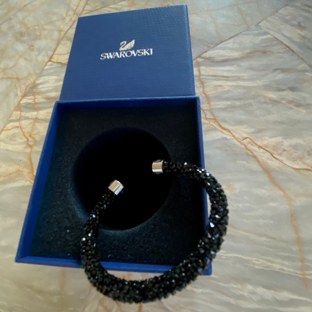Swarovski Stardust Black Crystal Cuff Bangle Silver Tone End Caps with Box